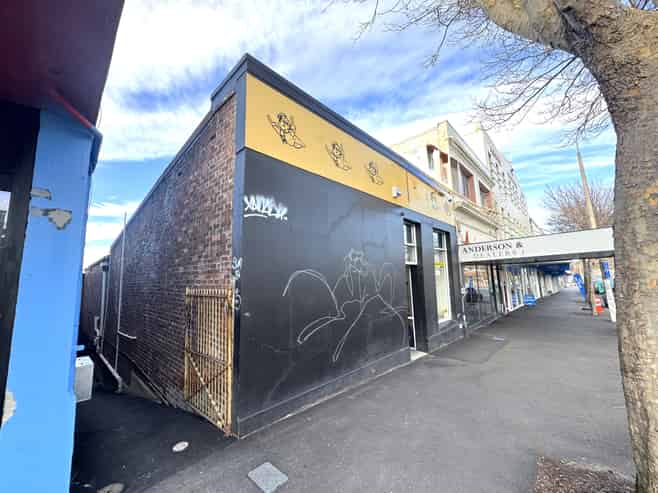 New Owner - Ready To Renovate - Lease Now