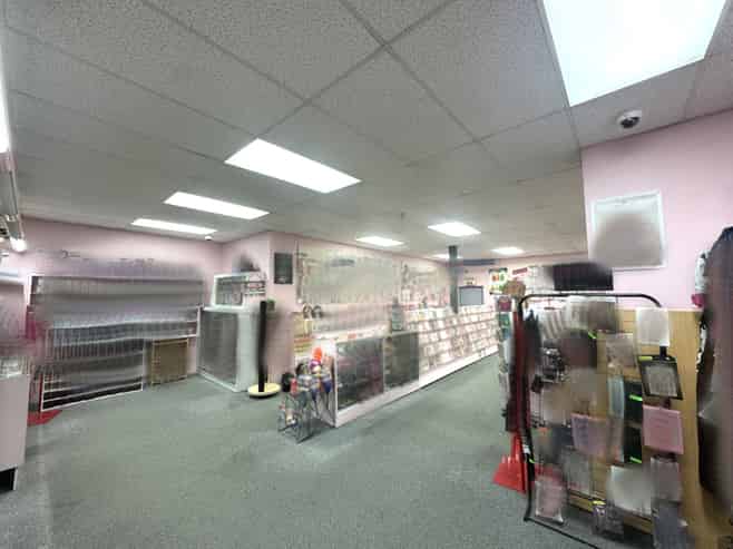 New Owner - Ready To Renovate - Lease Now