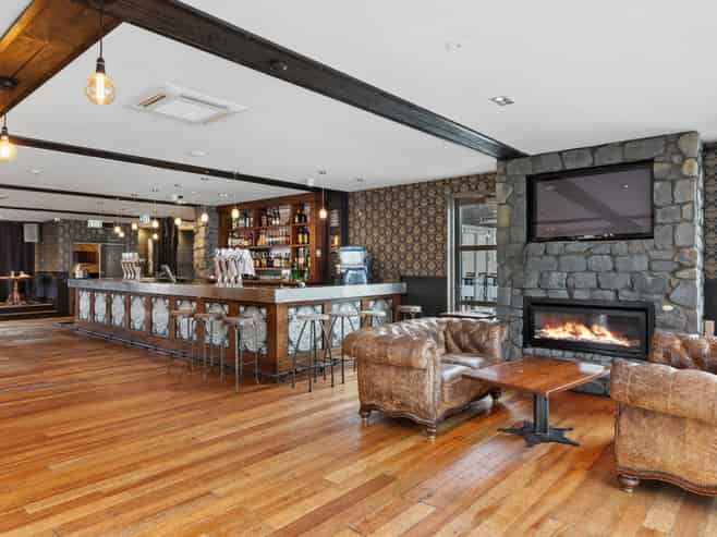 15 Year Lease - Modern Building - Prime Location