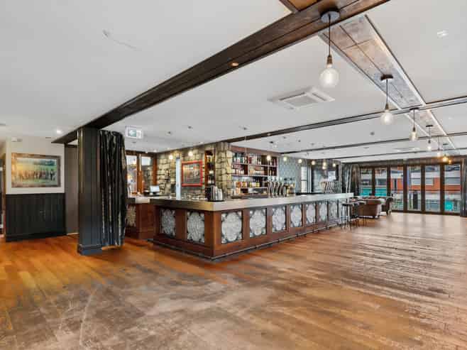 15 Year Lease - Modern Building - Prime Location