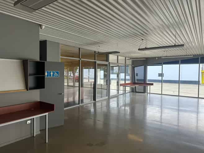 High Profile Andersons Bay Road Premises