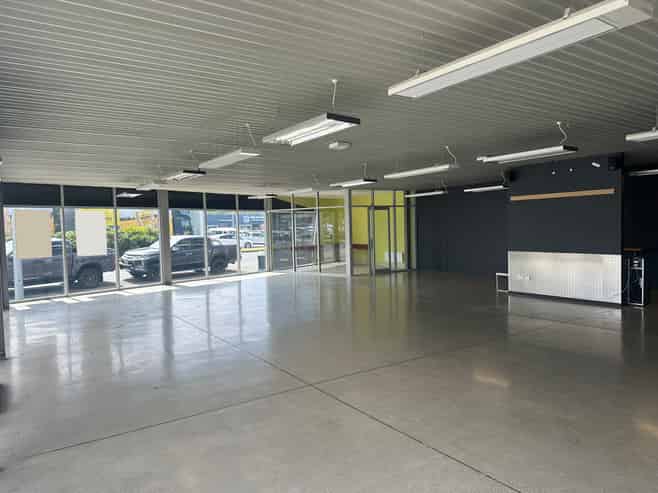 High Profile Andersons Bay Road Premises