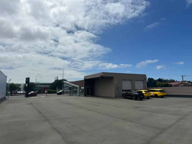 High Profile Andersons Bay Road Premises