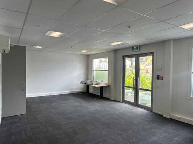Modern Office With Parking - South Dunedin