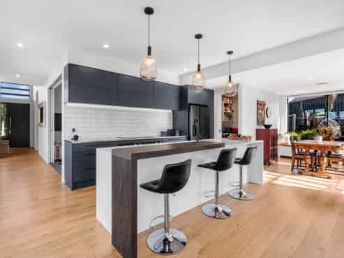 32 Carnaveron Drive, Lincoln