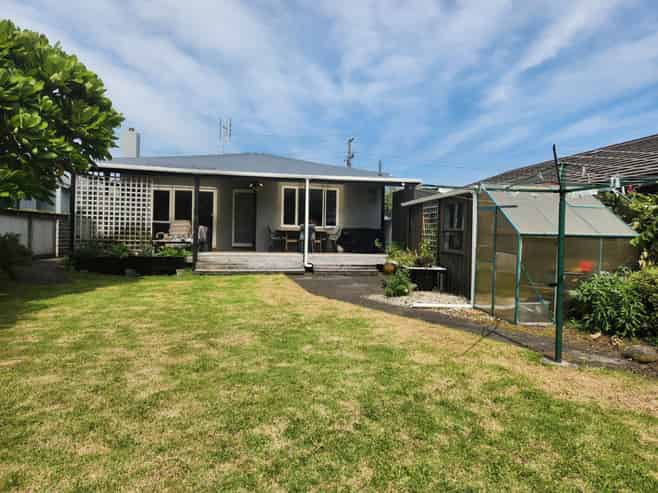 74 Hine , New Plymouth