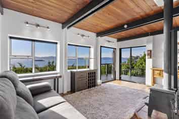 11 Karaka Street, Eastbourne