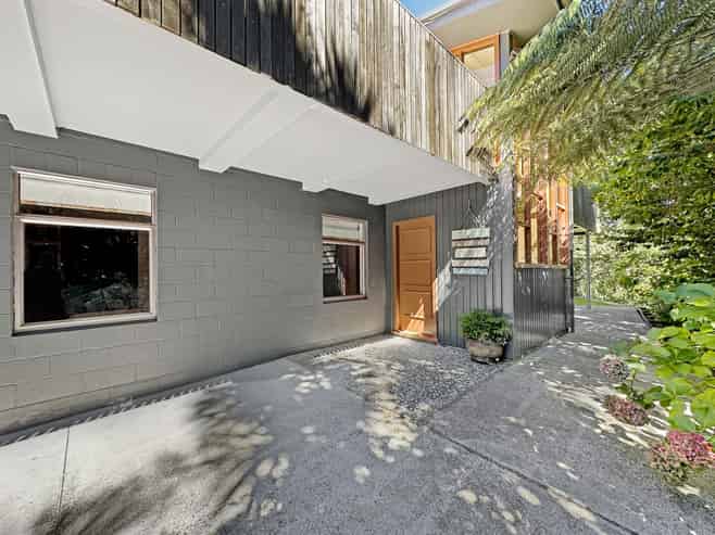 82 Marina Terrace, Kinloch