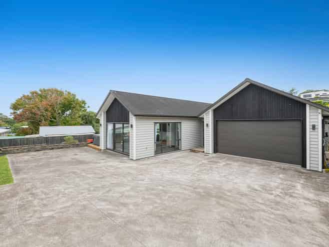 60 Matija Place, Red Beach