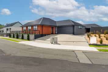 97 Hoffman Court, Waikiwi