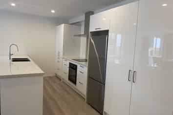 B/28 Collins Avenue, Tawa