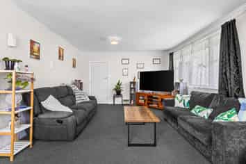 62 Oldham Avenue, Onekawa