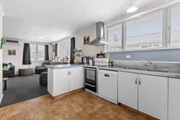 62 Oldham Avenue, Onekawa