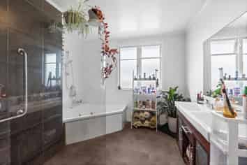 62 Oldham Avenue, Onekawa