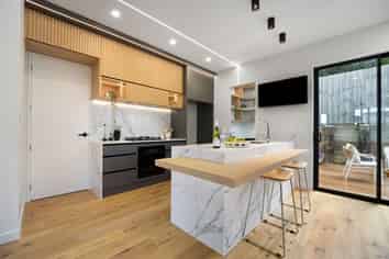 7/8 Park Rise, Campbells Bay