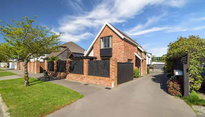 64a  Merivale Lane , Merivale