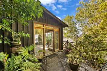 1077 Dyers Pass Road, Governors Bay