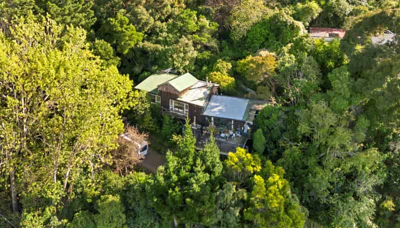 1077 Dyers Pass Road, Governors Bay