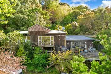 1077 Dyers Pass Road, Governors Bay