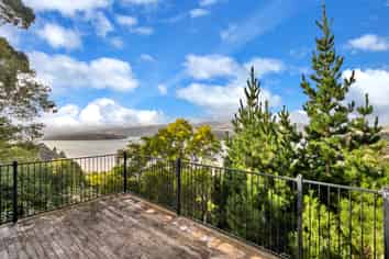 1077 Dyers Pass Road, Governors Bay