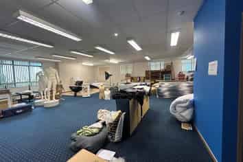 Private Retail on Rosebank Rd