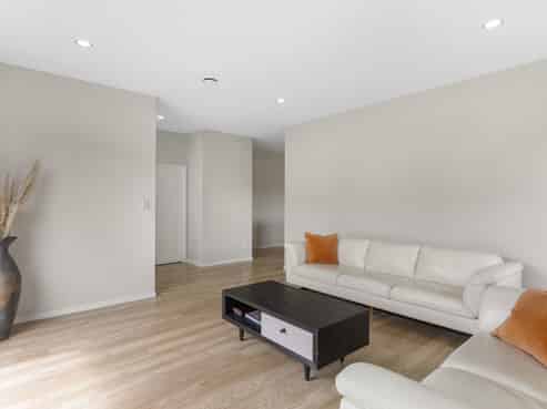 21B Robert Might, Kumeu