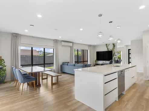 21B Robert Might, Kumeu