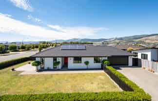 1 Woodley Road, Richmond