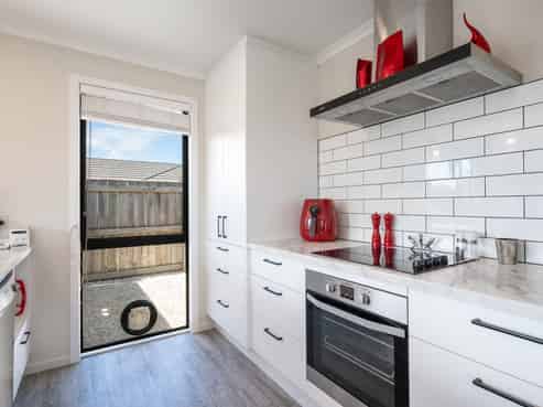 1 Woodley Road, Richmond