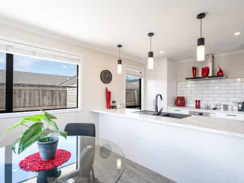 1 Woodley Road, Richmond