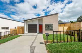 3 Kakahi Road, Beachlands