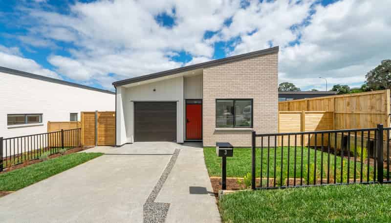 3 Kakahi Road, Beachlands
