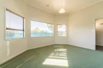 38 Raymond Street, West End