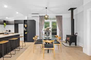 28A Mays Road, Saint Albans