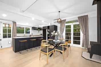 28A Mays Road, Saint Albans