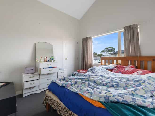 24 Abiru Crescent, Favona