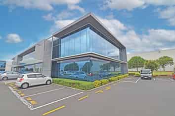 GROUND FLOOR OFFICE SHOWROOM
