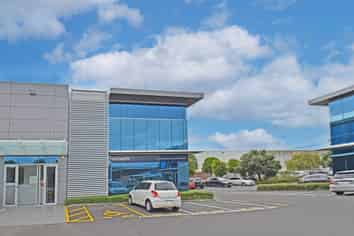 GROUND FLOOR OFFICE SHOWROOM
