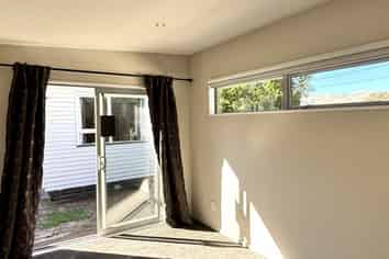 11 Ashmole Street, Woolston