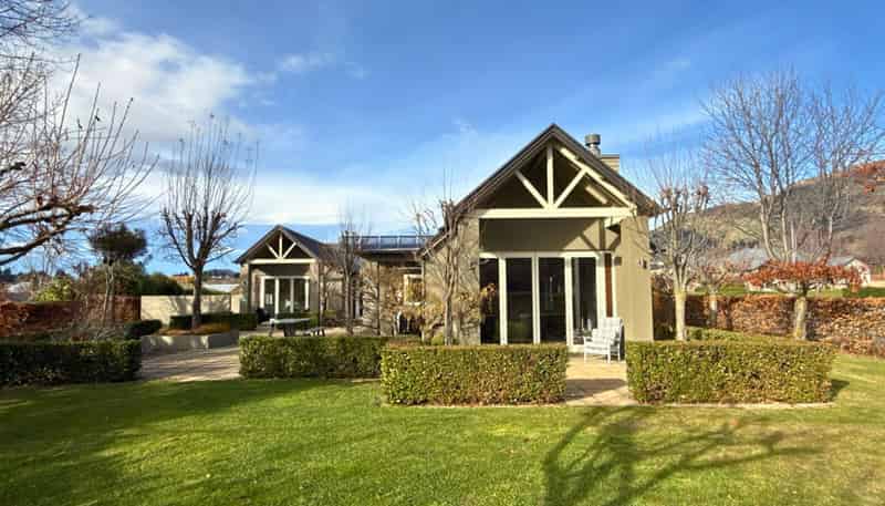 11 Kelliher Drive, Wanaka