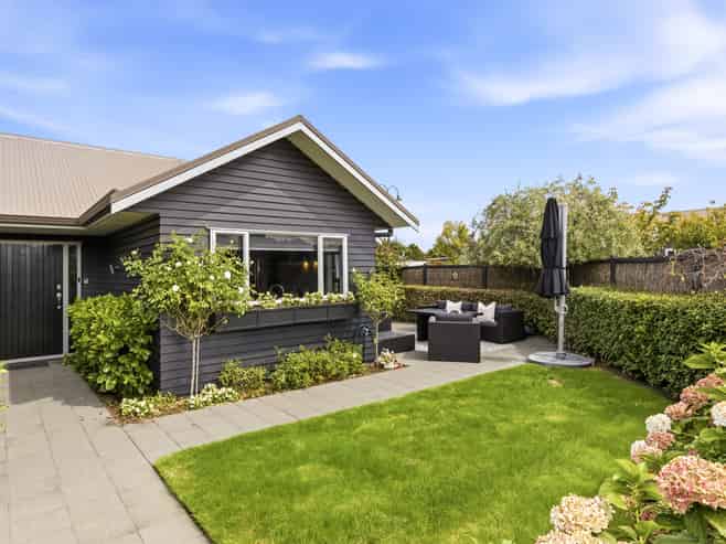 1 The Circle, Nukuhau