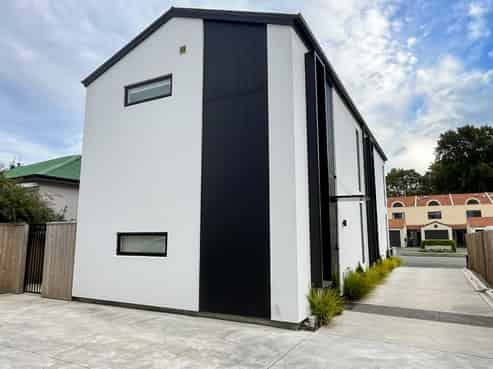 2/16 Devon Street, Sydenham