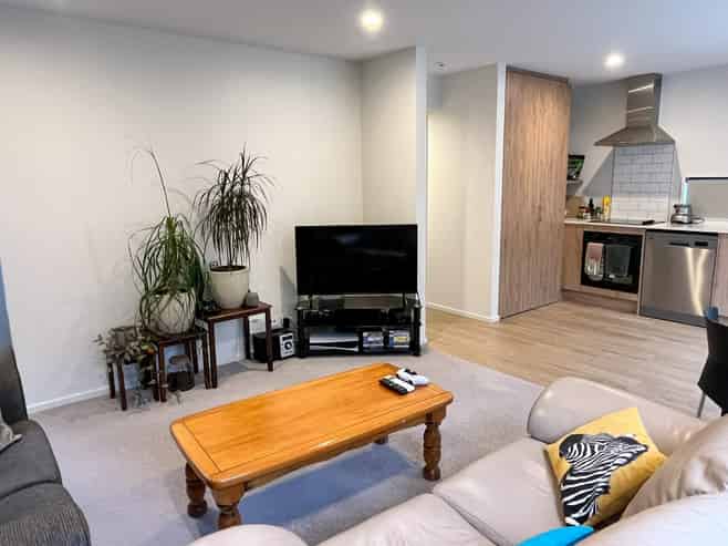 2/16 Devon Street, Sydenham