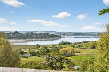 49 Petley Road, Paparoa