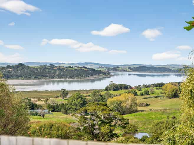 49 Petley Road, Paparoa