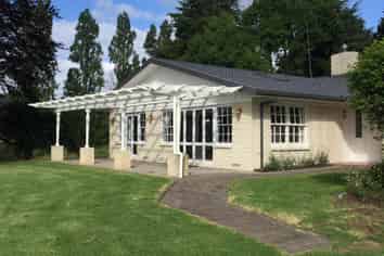 95 Pioneer Road, Clevedon