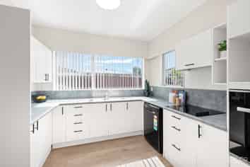 5 Ferretti Grove, Avalon