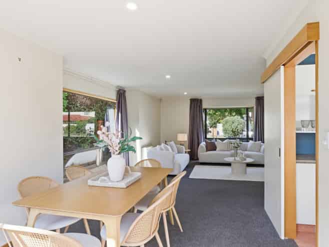 6 Quantock Place, Burwood