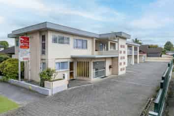 FHGC Motel on Fenton Street with Mineral Pool