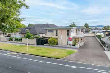 FHGC Motel on Fenton Street with Mineral Pool